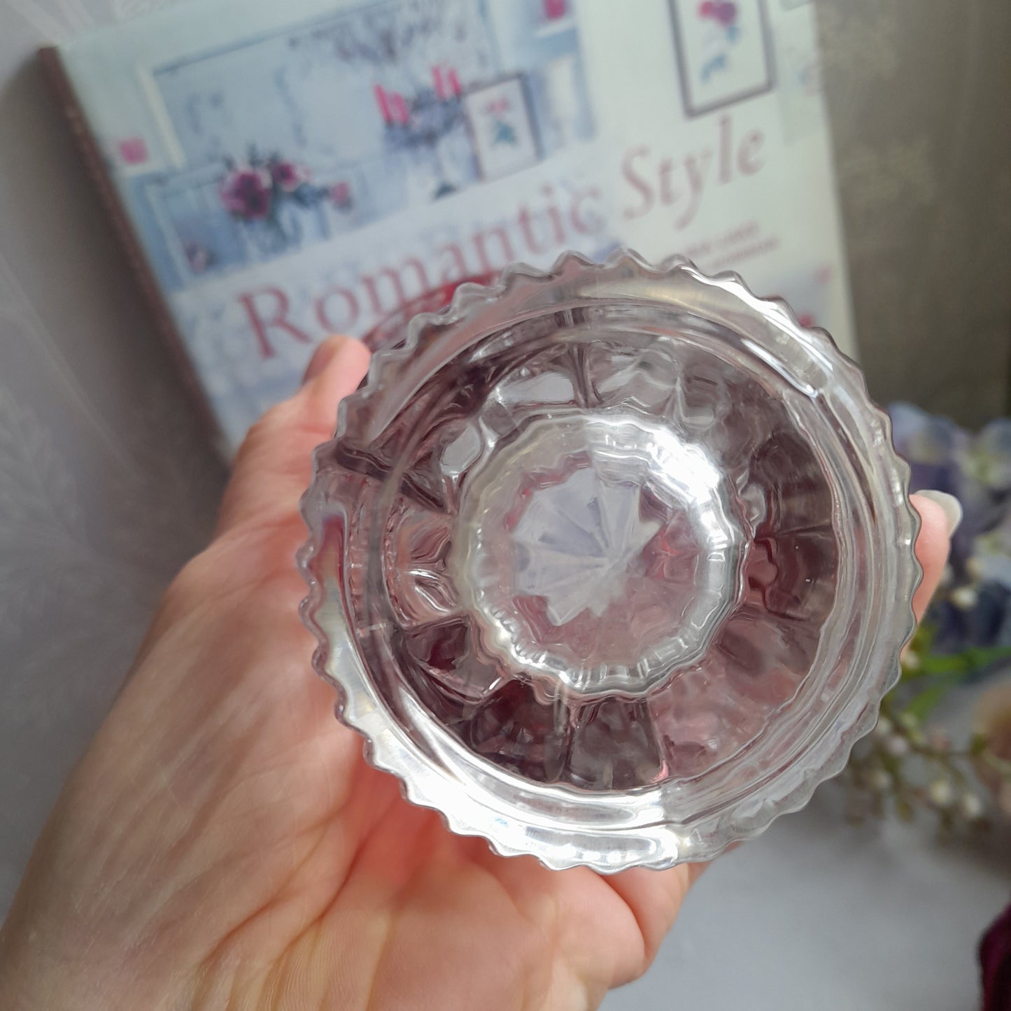 Darling Anna Hutte Bleikristall Ruby Red & Crystal Vase With Flowers Sawtooth Rim