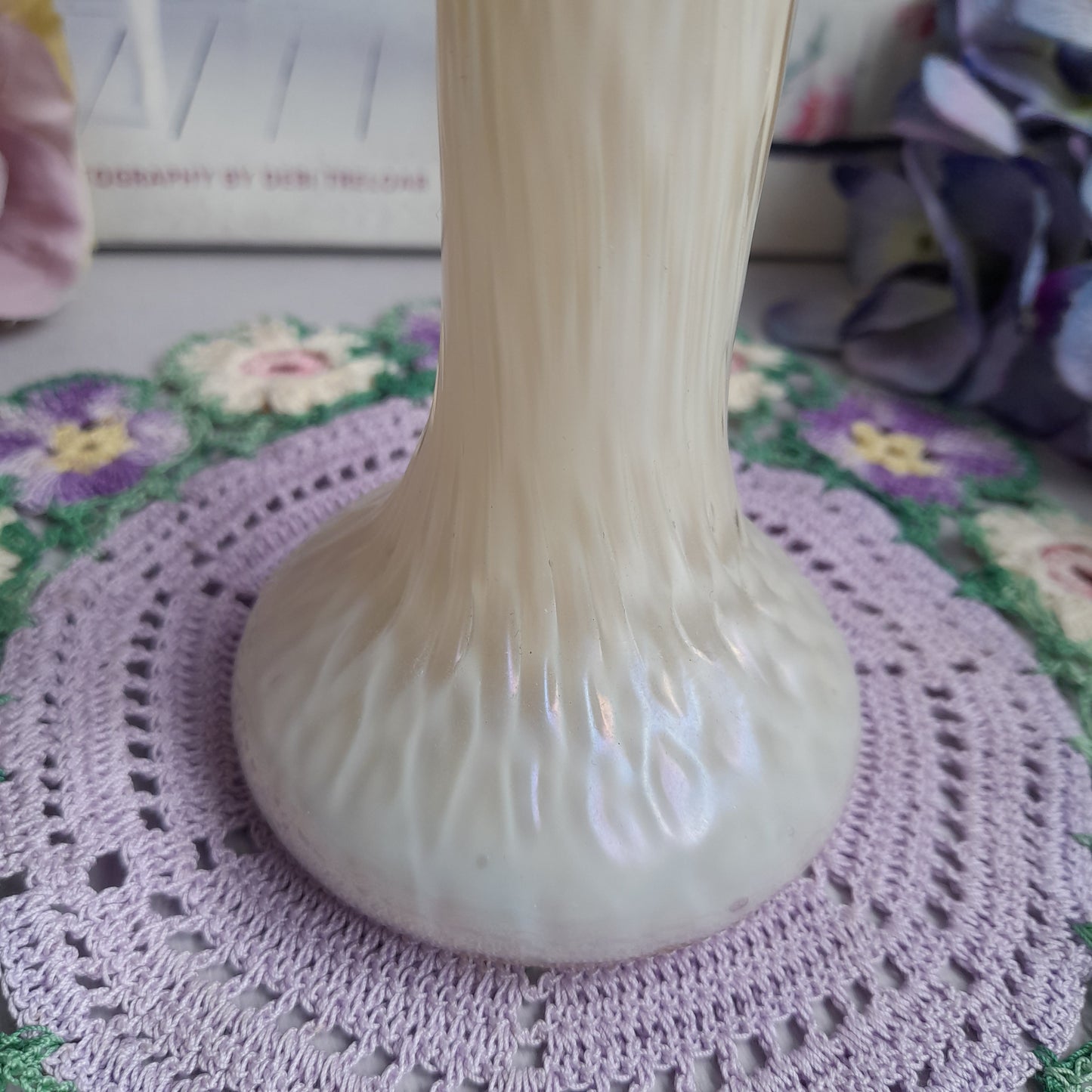 Kralik Art Nouveau 1900's Iridescent Mother-of-Pearl Glass Bud Vase With Frill Top in Martele Pattern