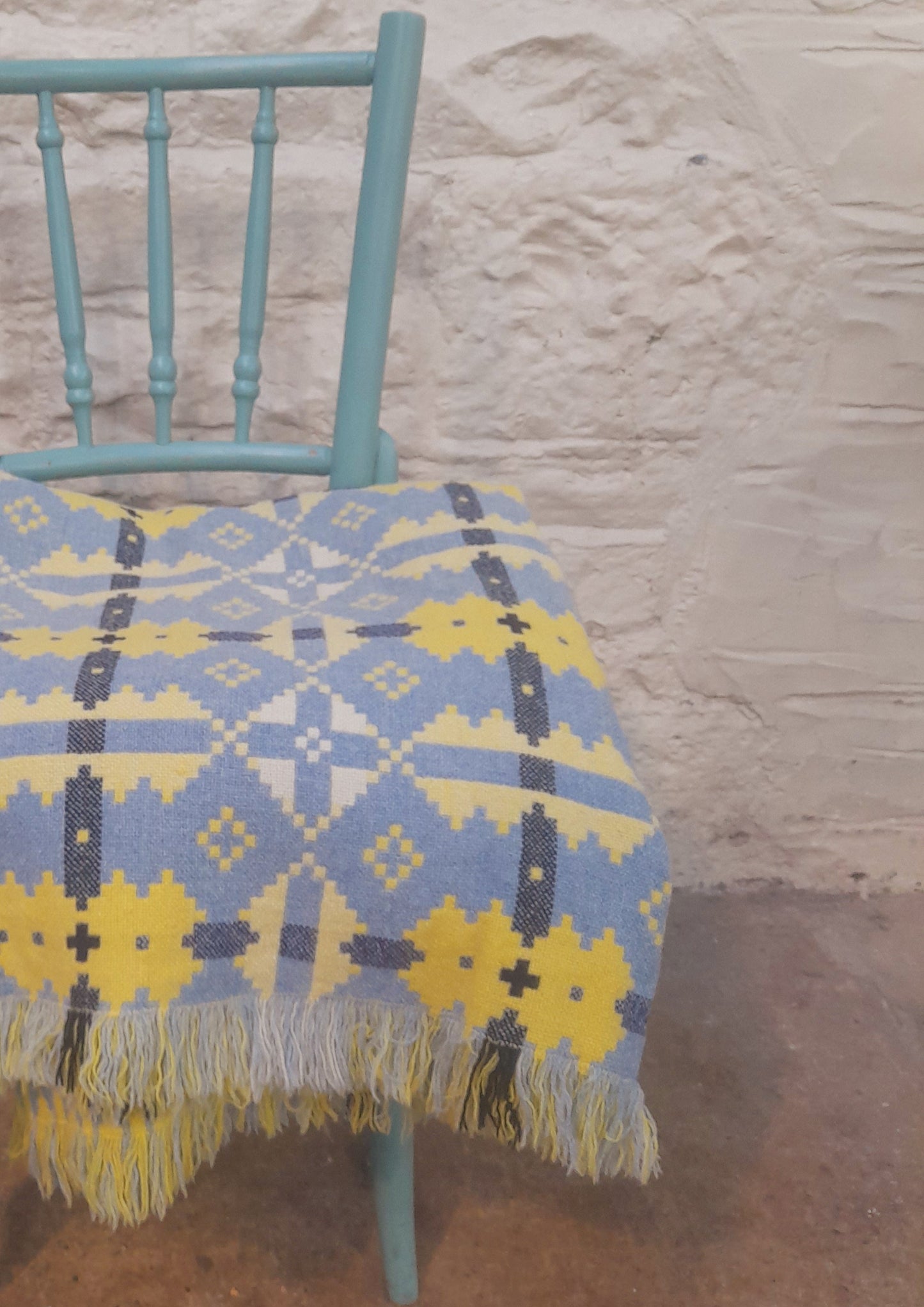 Vintage Welsh Wool Tapestry Blanket in Wedgwood Blue & Daffodil Yellow