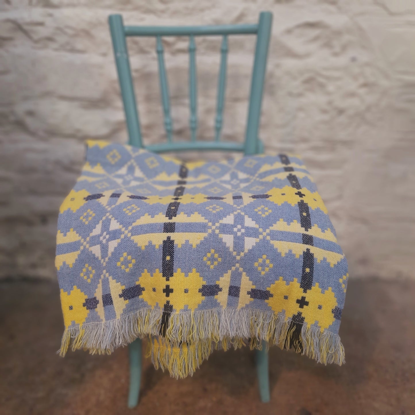 Vintage Welsh Wool Tapestry Blanket in Wedgwood Blue & Daffodil Yellow