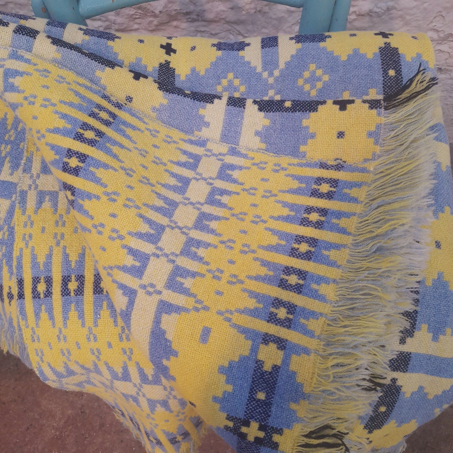 Vintage Welsh Wool Tapestry Blanket in Wedgwood Blue & Daffodil Yellow