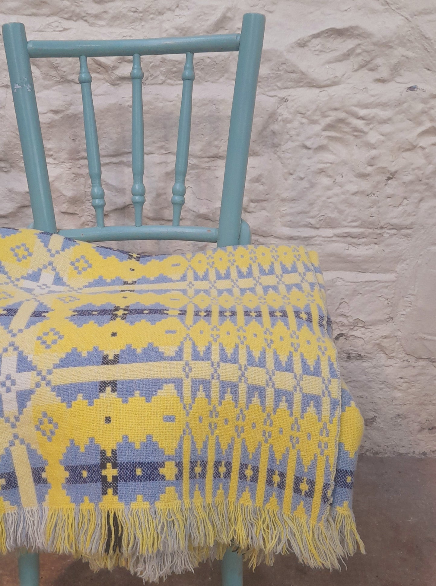Vintage Welsh Wool Tapestry Blanket in Wedgwood Blue & Daffodil Yellow