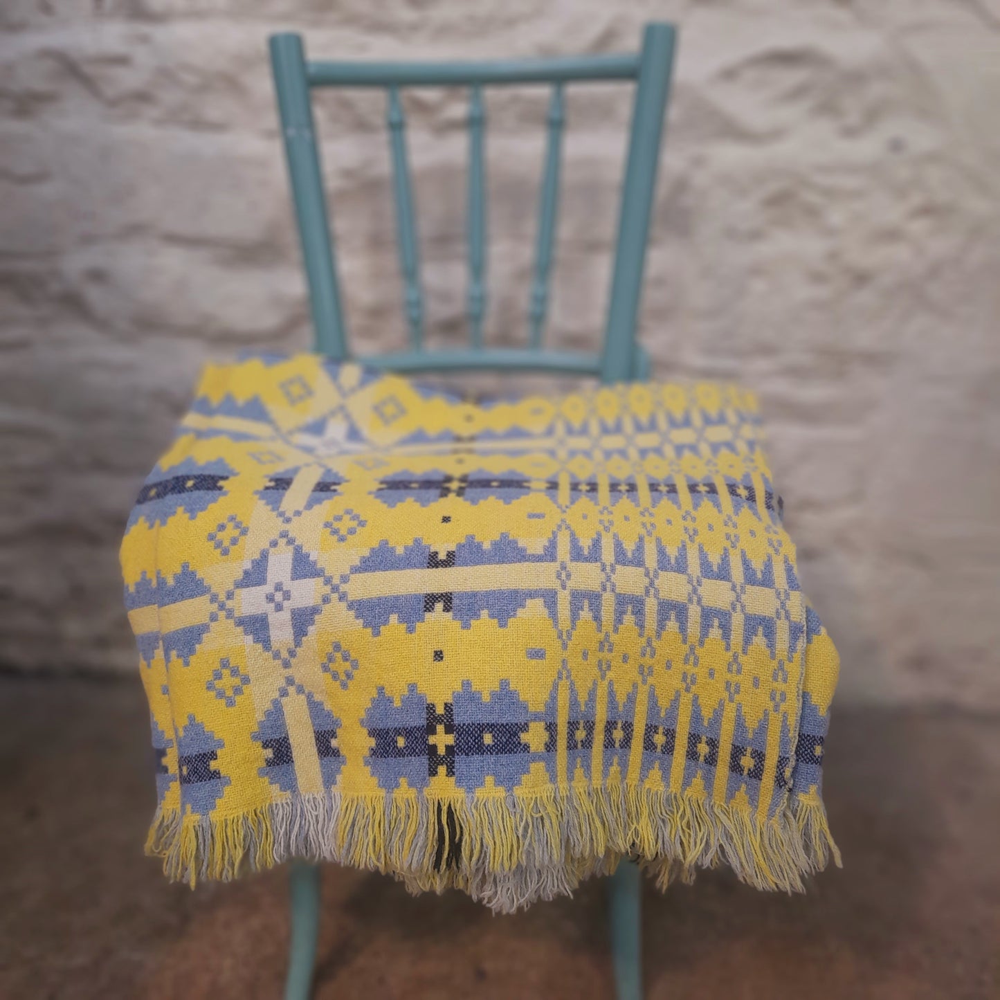 Vintage Welsh Wool Tapestry Blanket in Wedgwood Blue & Daffodil Yellow