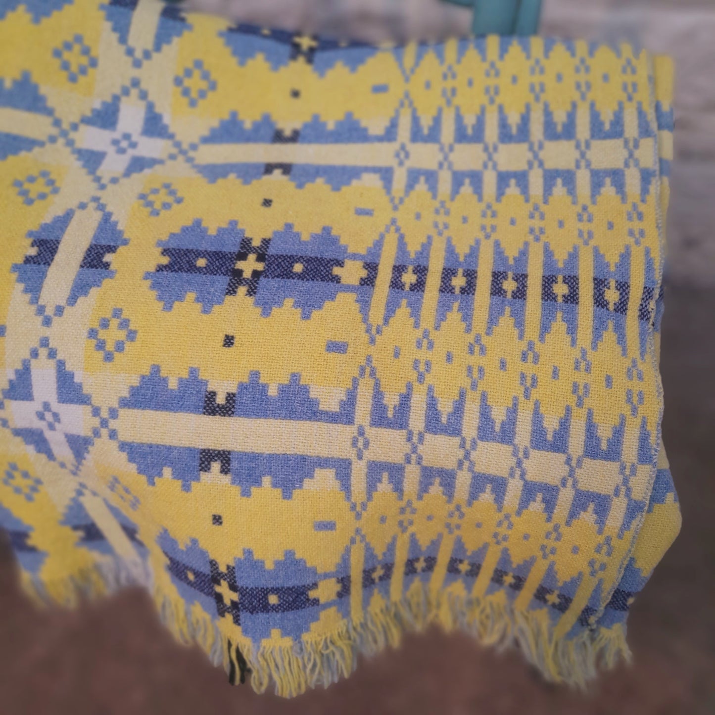 Vintage Welsh Wool Tapestry Blanket in Wedgwood Blue & Daffodil Yellow