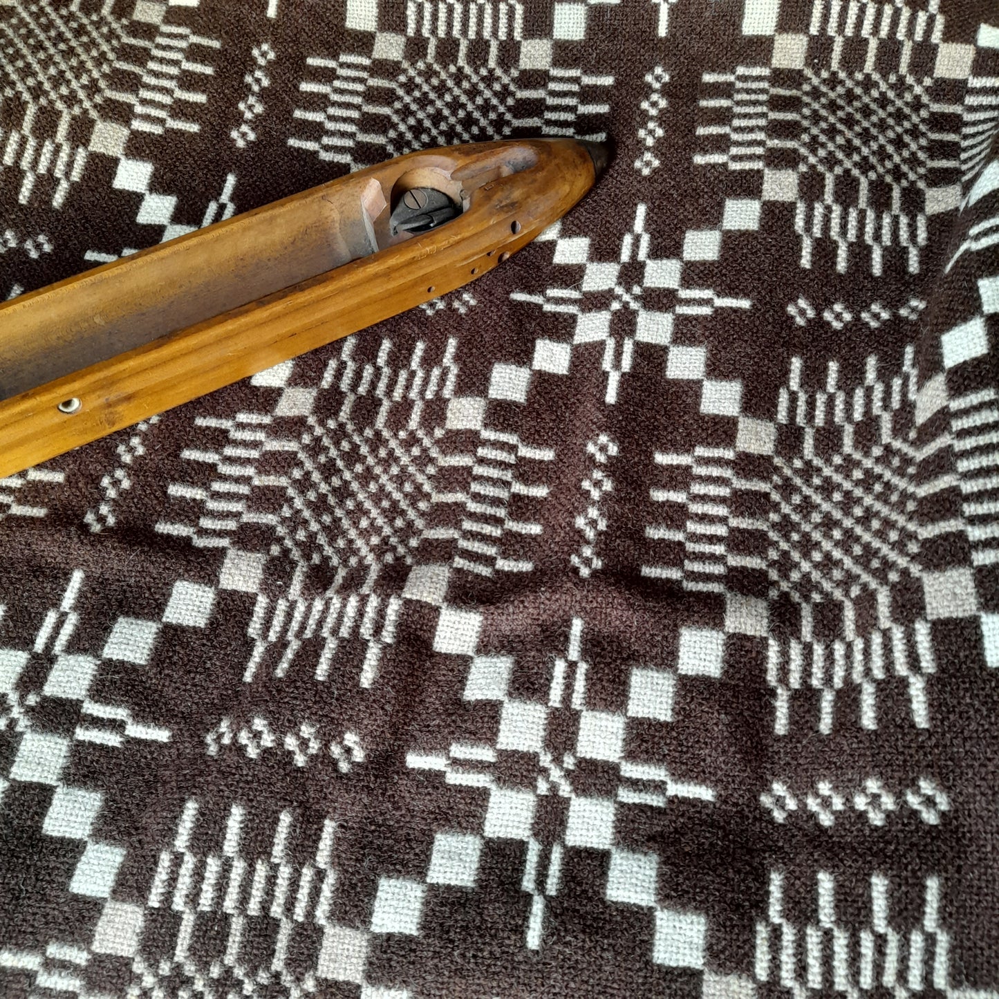 Vintage Welsh Tapestry Blanket in Chocolate Brown & Cream King Size