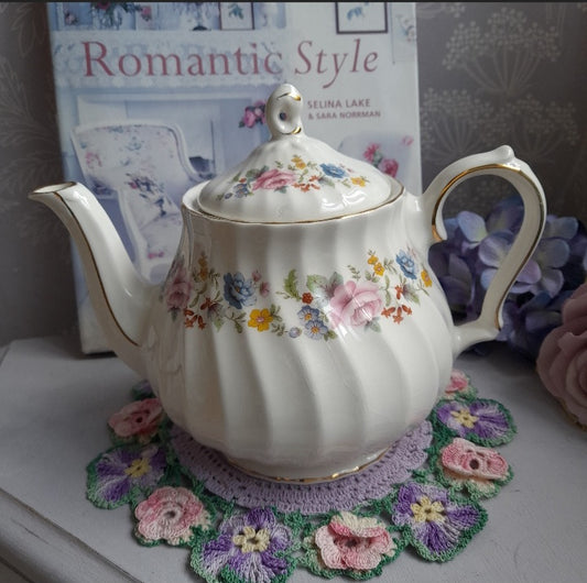 Vintage Sadler teapot with cottage flowers 