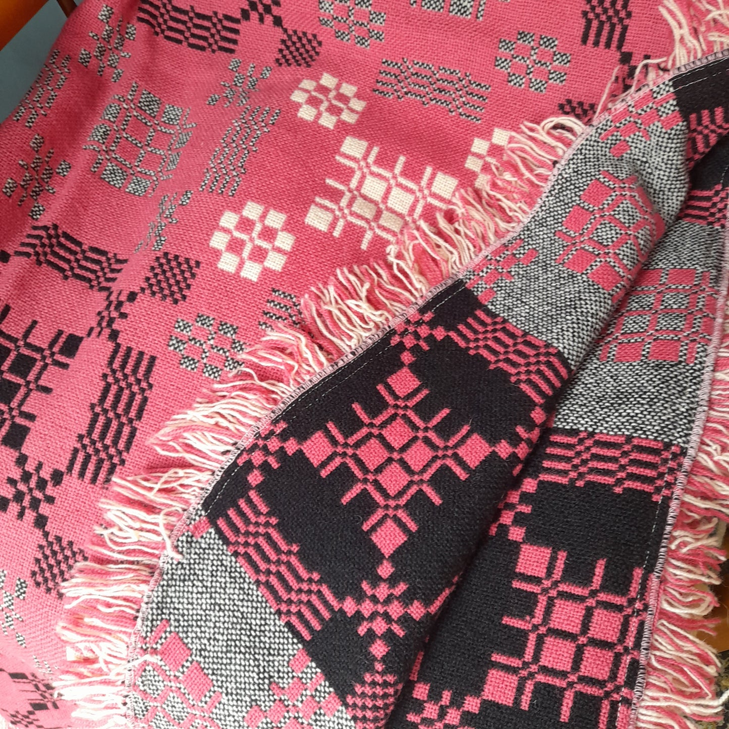 Vintage Welsh Tapestry Blanket/Bedspread in Hot Pink Black & White by Meirion Mill