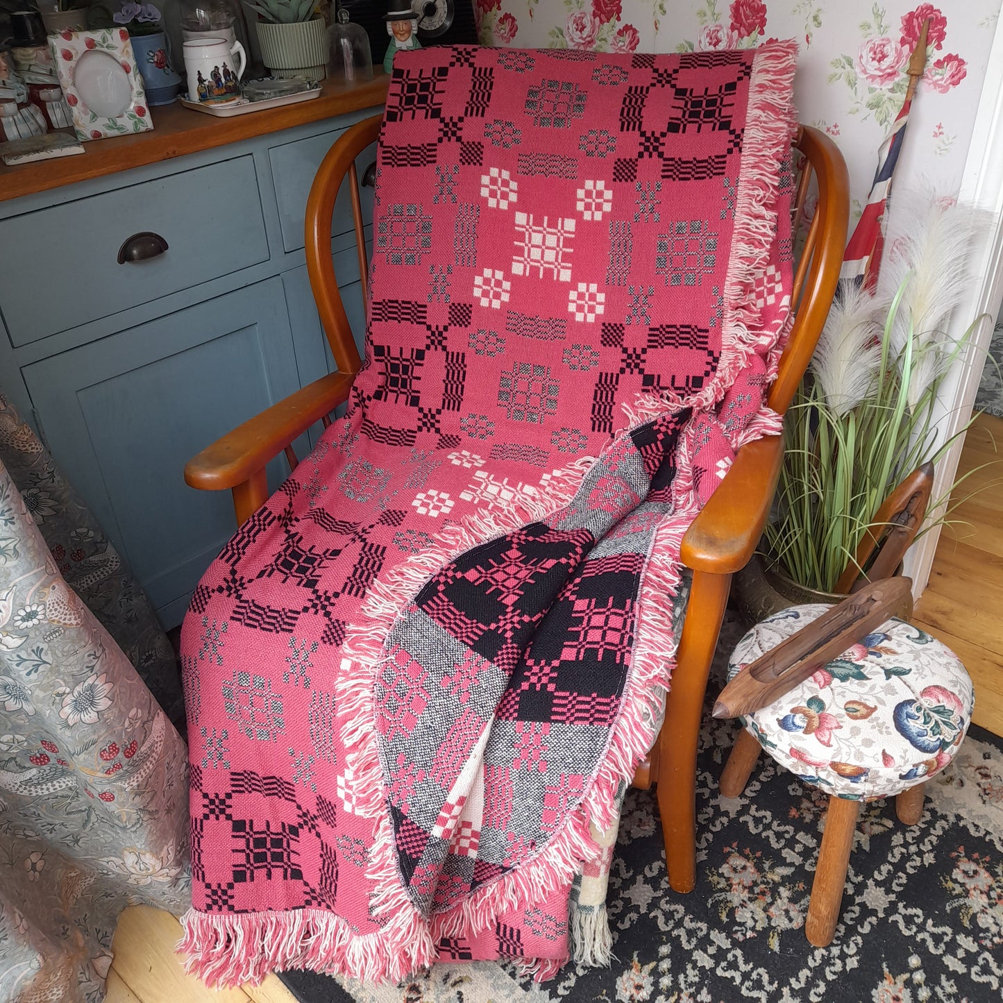 Vintage Welsh Tapestry Blanket/Bedspread in Hot Pink Black & White by Meirion Mill