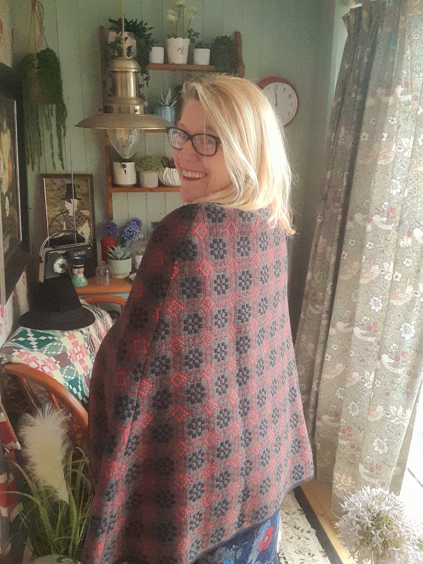Vintage Welsh Tapestry Cape in Charcoal Grey Red & Black