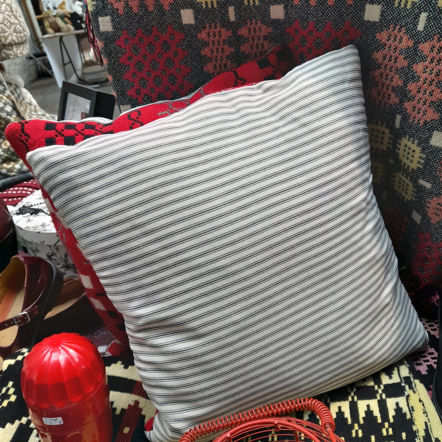 PAIR Handmade Welsh Tapestry Blanket Cushions in Red, Black & White 18"
