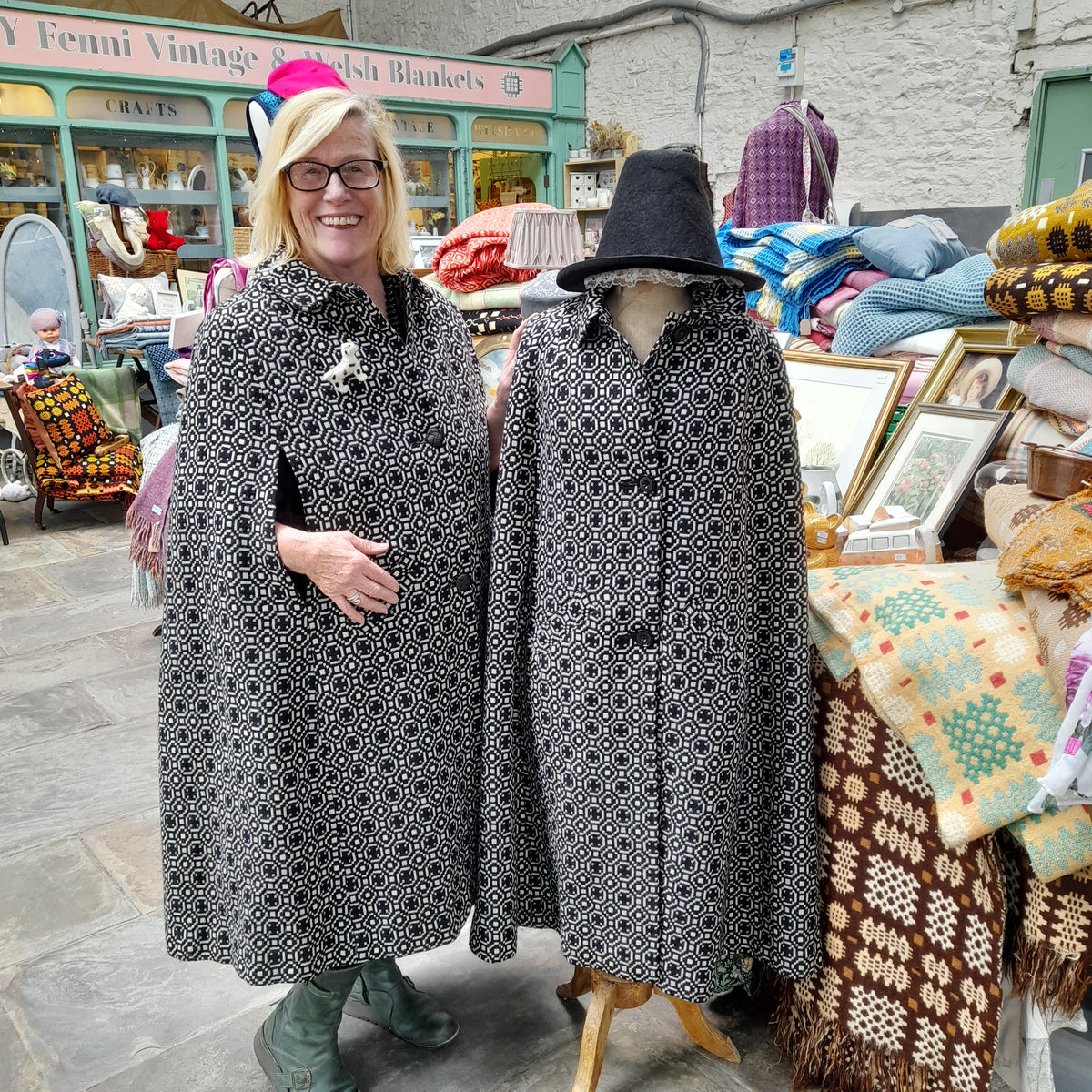 Vintage Welsh Tapestry Cape in Monochrome Black & White by Rhydybont Woollen Mill