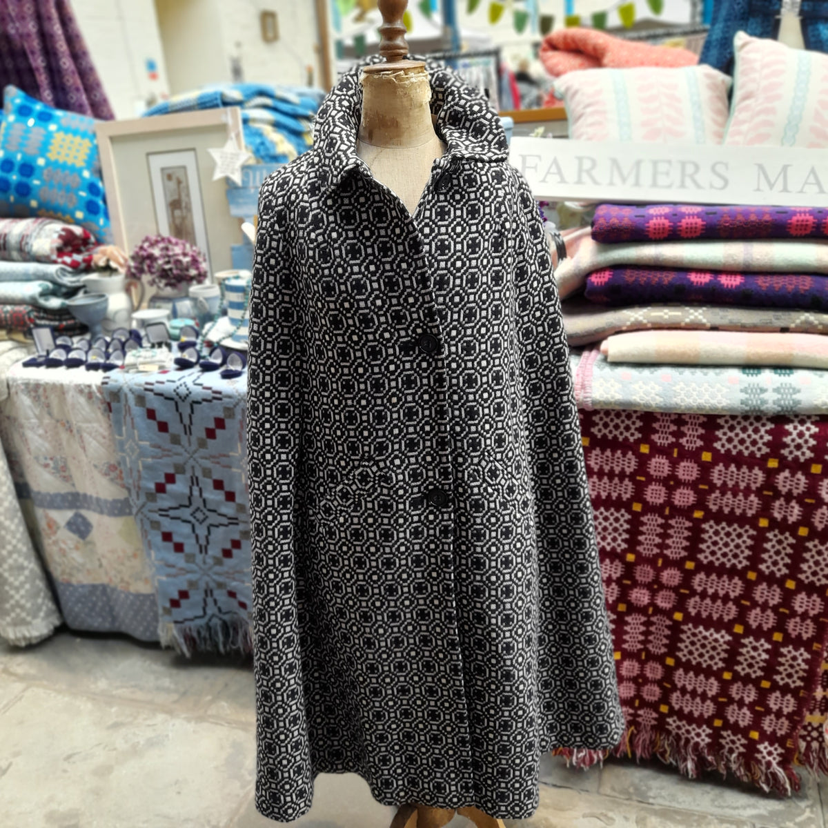 Vintage Welsh Tapestry Cape in Monochrome Black & White by Rhydybont Woollen Mill