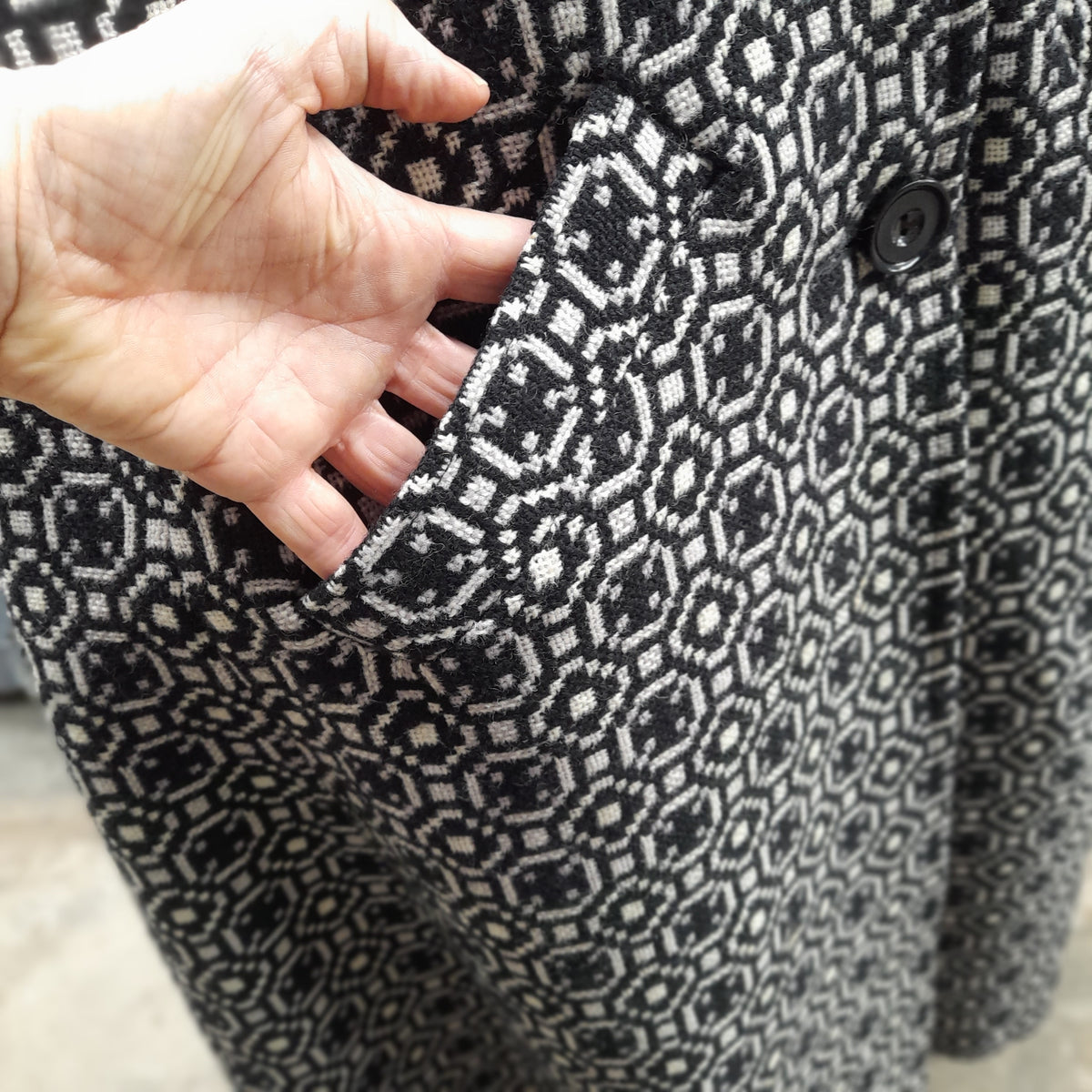 Vintage Welsh Tapestry Cape in Monochrome Black & White by Rhydybont Woollen Mill