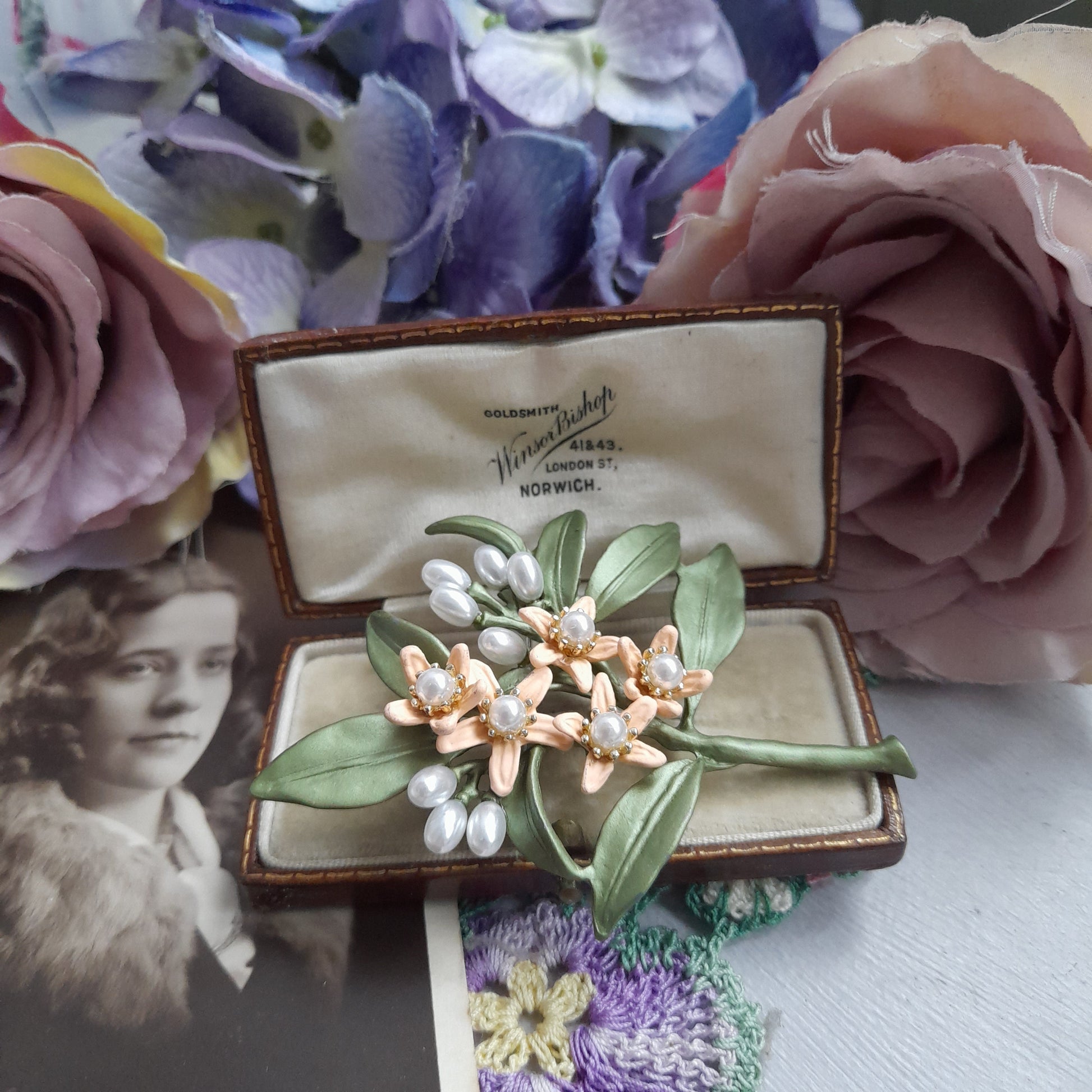 Vintage corsage flower pin brooch