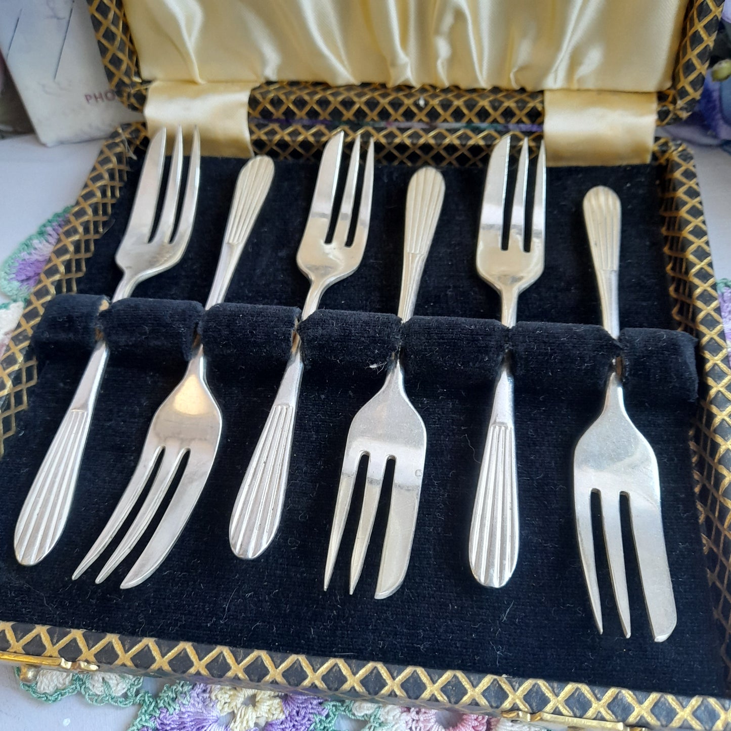 Vintage Set of 6 Silver Plate Cake Forks in Original Box & Label