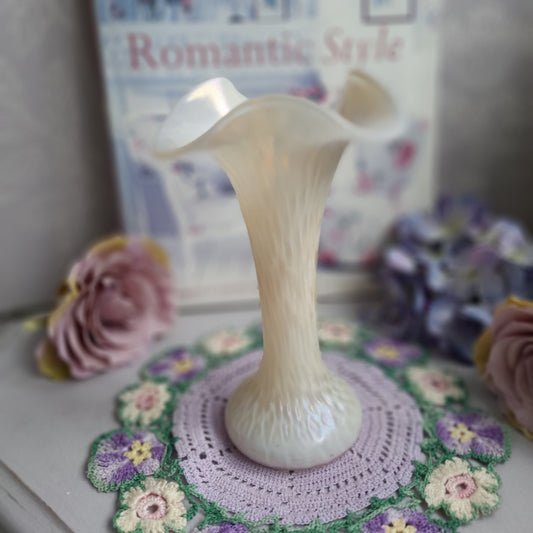 Kralik Art Nouveau 1900's Iridescent Mother-of-Pearl Glass Bud Vase With Frill Top in Martele Pattern