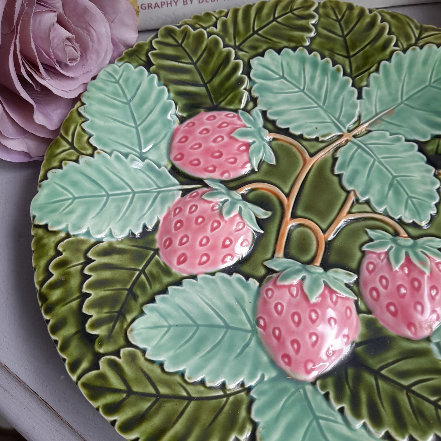 Antique Majolica Green Cabbage Leaf Relief Strawberry Plate 8"