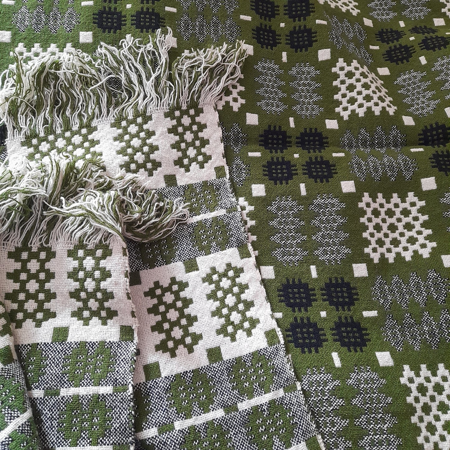 Vintage Welsh Wool Tapestry Blanket in Olive Green