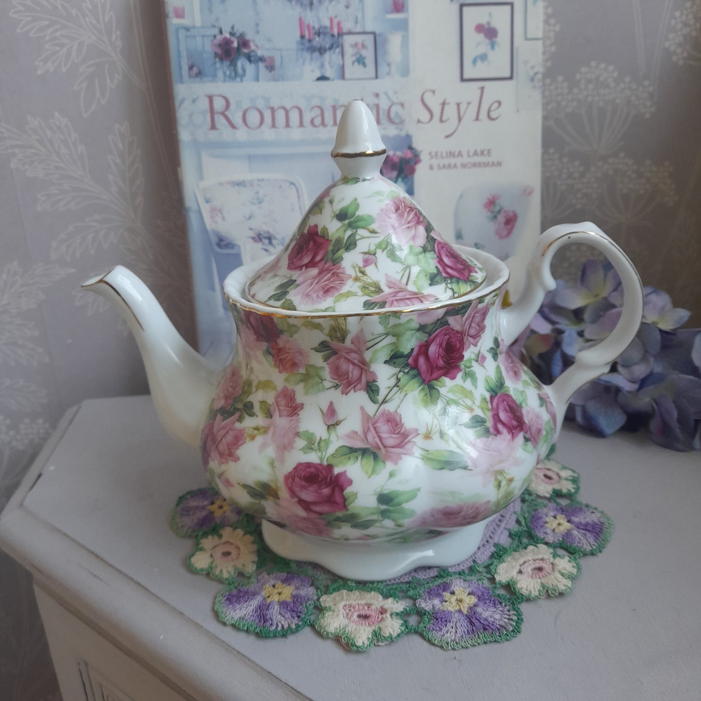 Pretty Vintage Heron Cross Pottery Teapot in Pink Roses Chintz Design