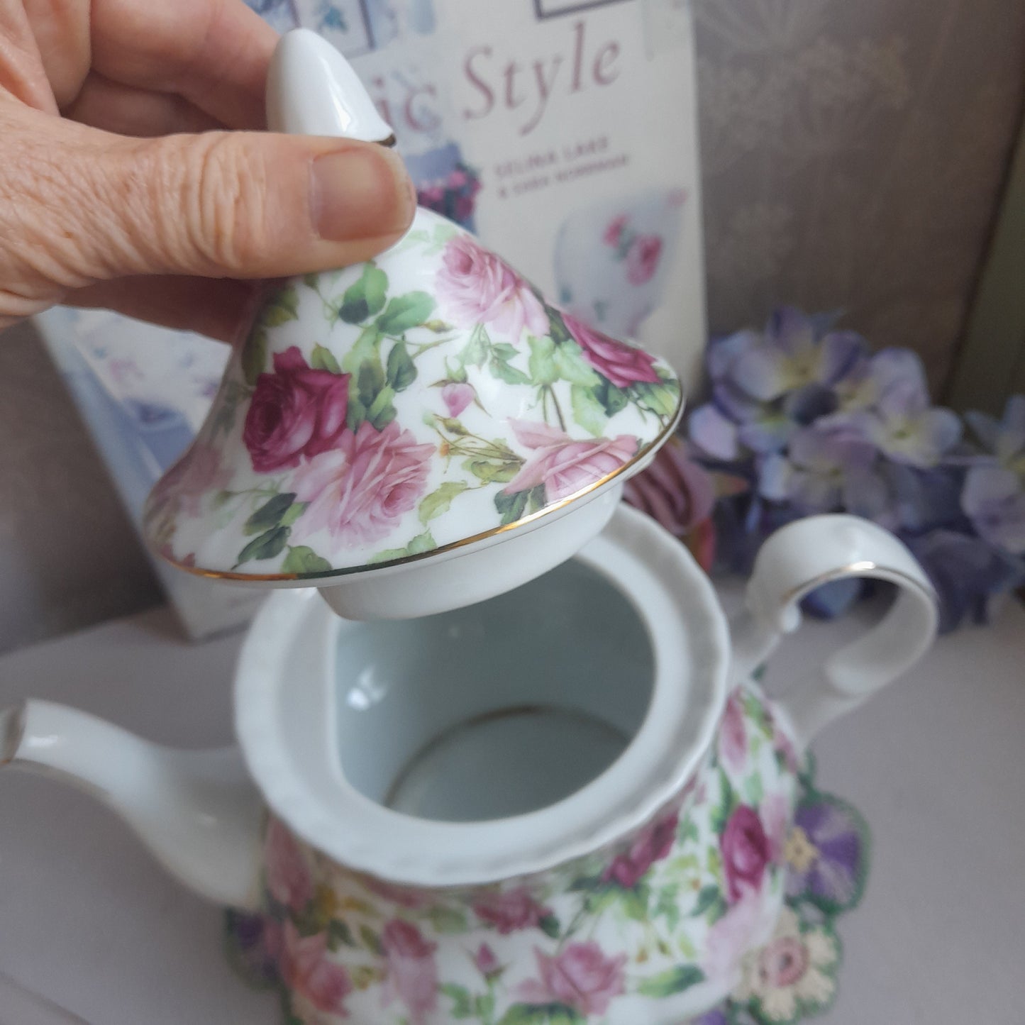 Pretty Vintage Heron Cross Pottery Teapot in Pink Roses Chintz Design