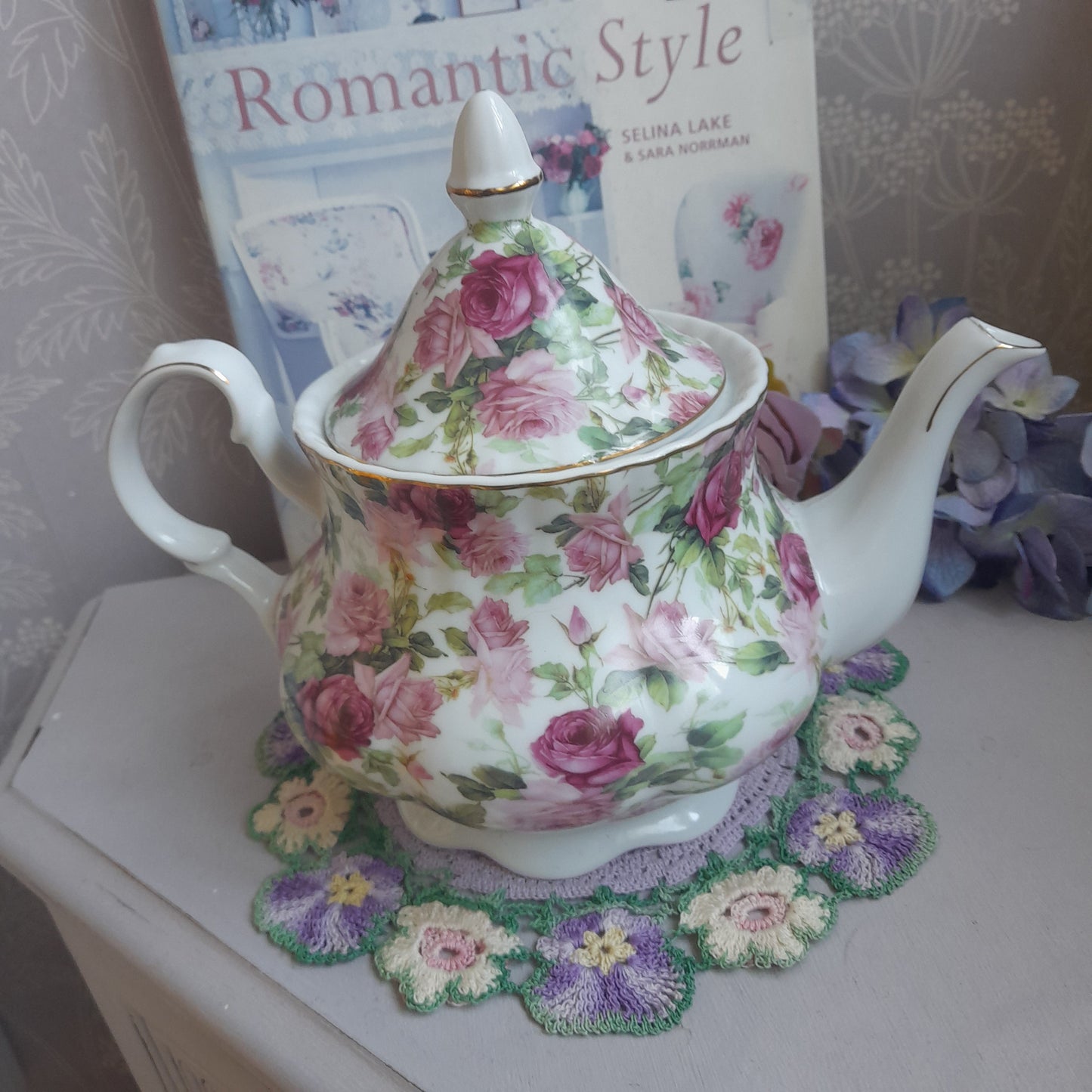 Pretty Vintage Heron Cross Pottery Teapot in Pink Roses Chintz Design