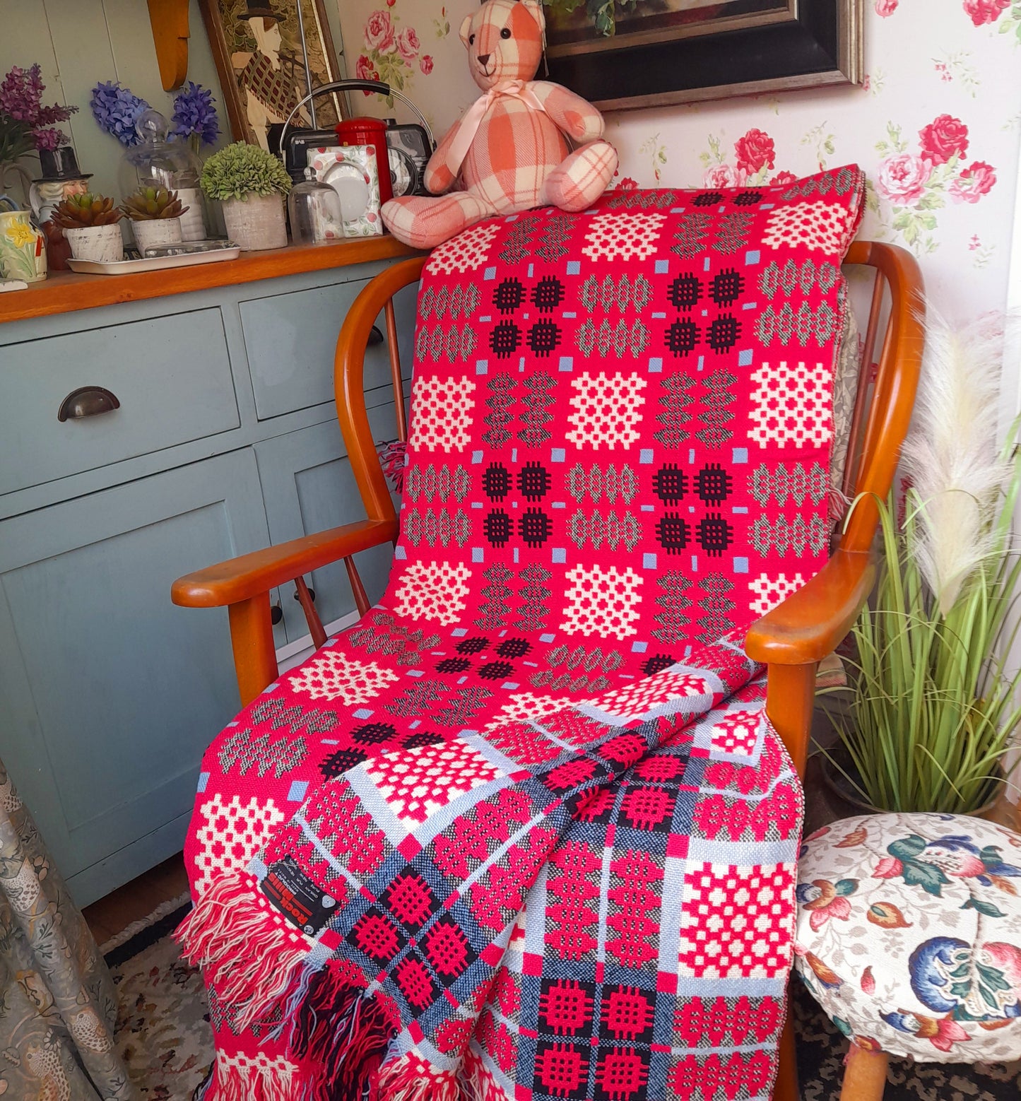 Vintage Welsh Wool Tapestry Blanket in Cerise Pink King Size