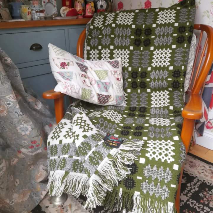 Vintage Welsh Wool Tapestry Blanket in Olive Green