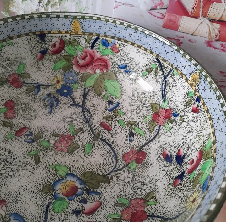 Large Chintz Bowl in Royal Corona Ware Oriental 'Rosetta' Design