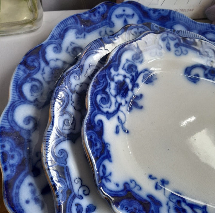 Set of 3 Antique Blue & White Serving Meat Plates by Ventnor