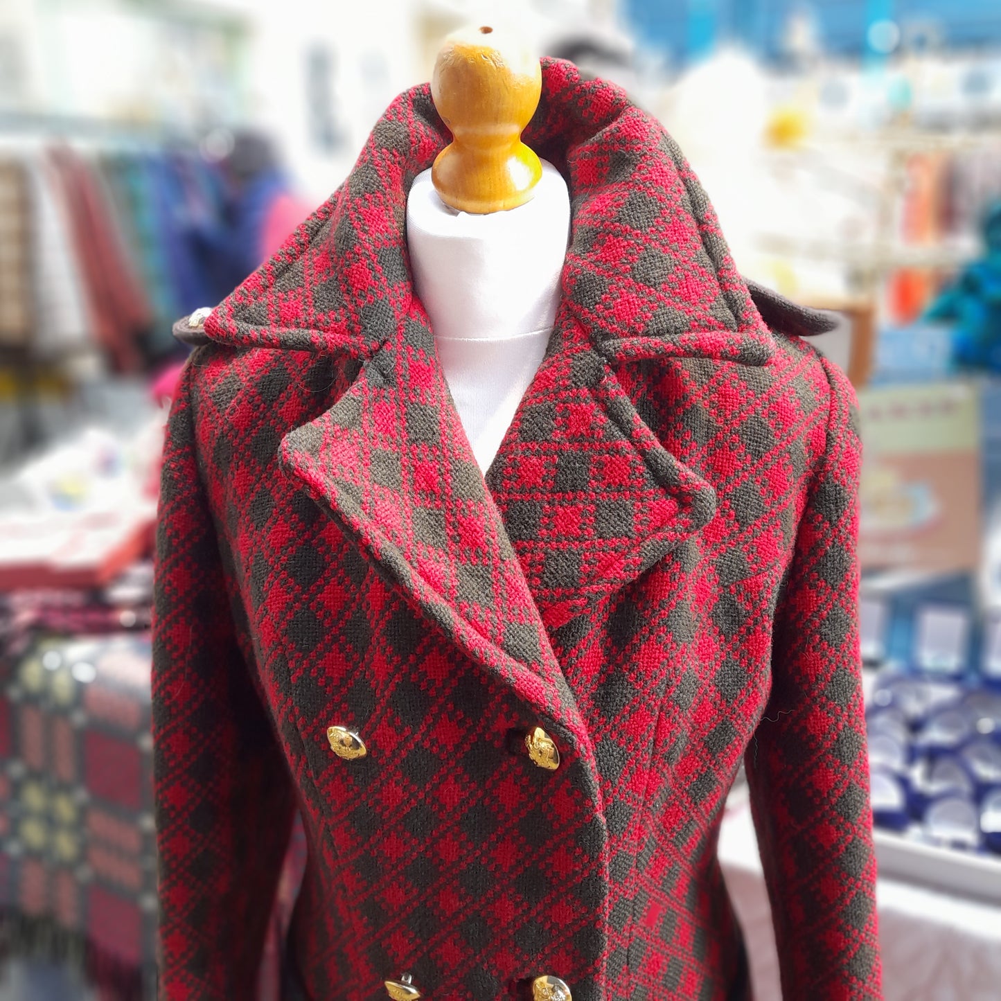 Vintage Welsh Tapestry Tailored/Fitted Coat in Red & Green 1970s