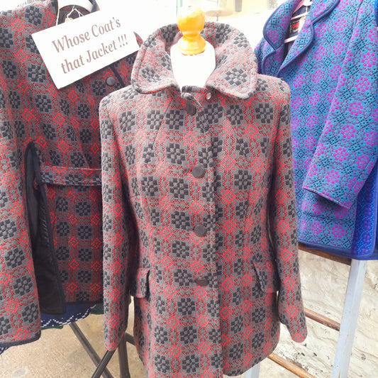 Vintage Welsh Tapestry Tailored Coat/Jacket in Charcoal Grey, Red & Black Size 10/12