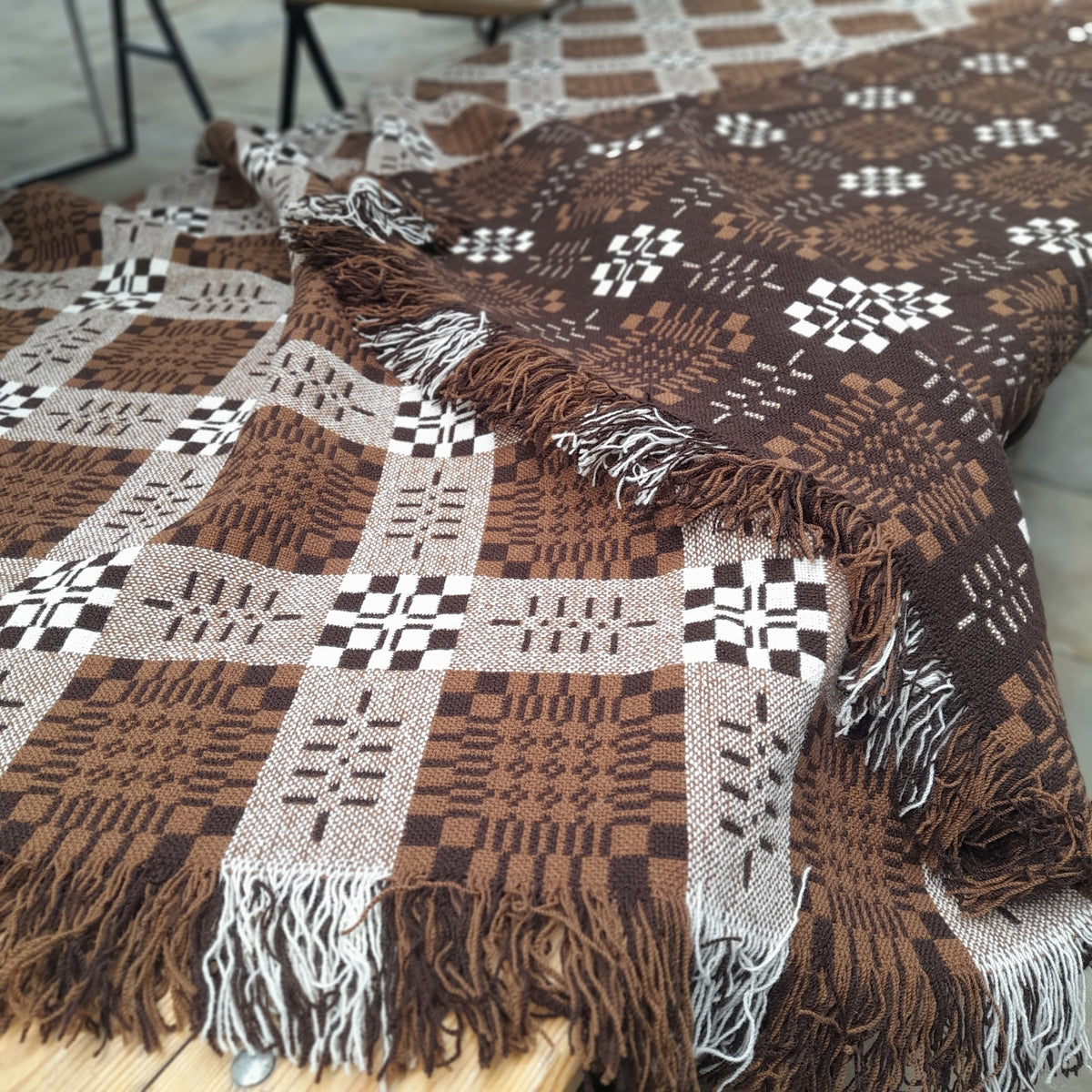 RARE Vintage Welsh Tapestry Blanket in Chocolate Brown, Black & White King Size