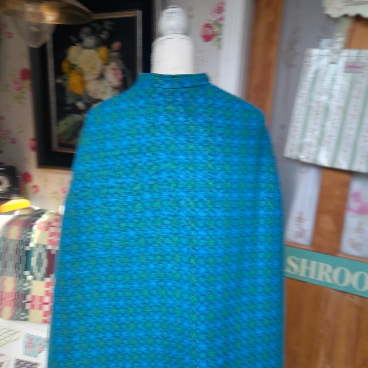 Vintage Welsh Tapestry Cape/Poncho in Turquoise & Emerald Green Size 12/14
