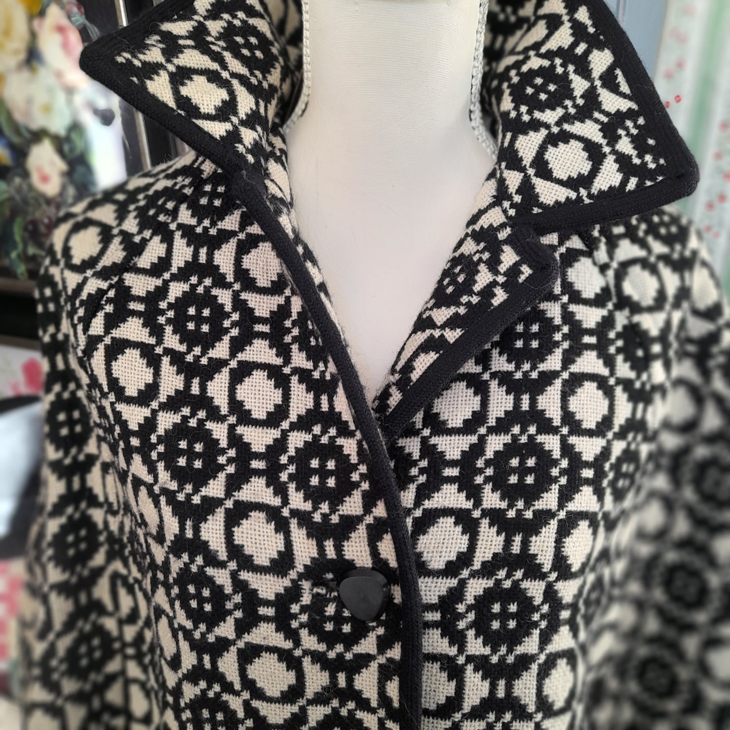 Vintage Welsh Tapestry Cape in Black & White Monochrome