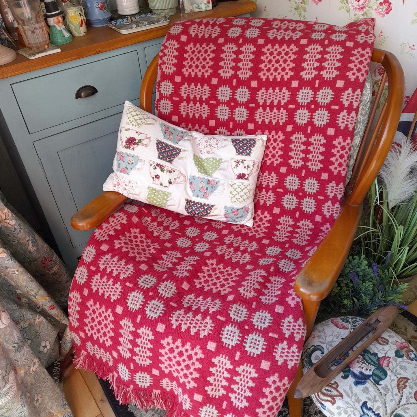 Vintage Welsh Tapestry Blanket in Raspberry Grey & Pink by Trefriw Woollen Mill