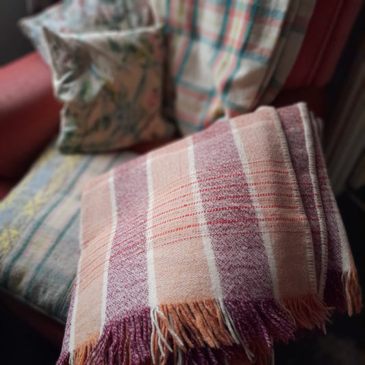 Vintage Welsh Wool Blanket/Carthen in Pale Peach, Burgundy  & Cream Speckled Checks