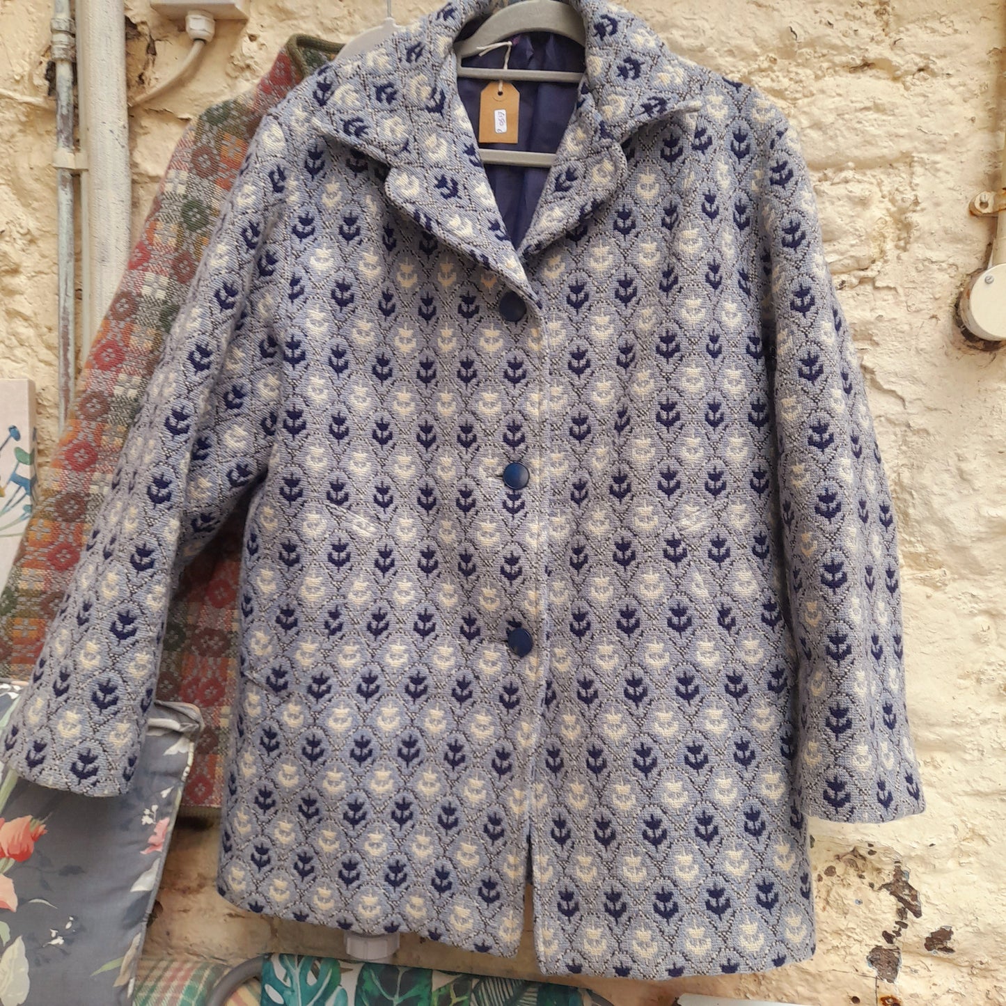Vintage Welsh Tapestry Coat in Blue, Navy & White in Brynkir Mill Tulip Design Size 18/20