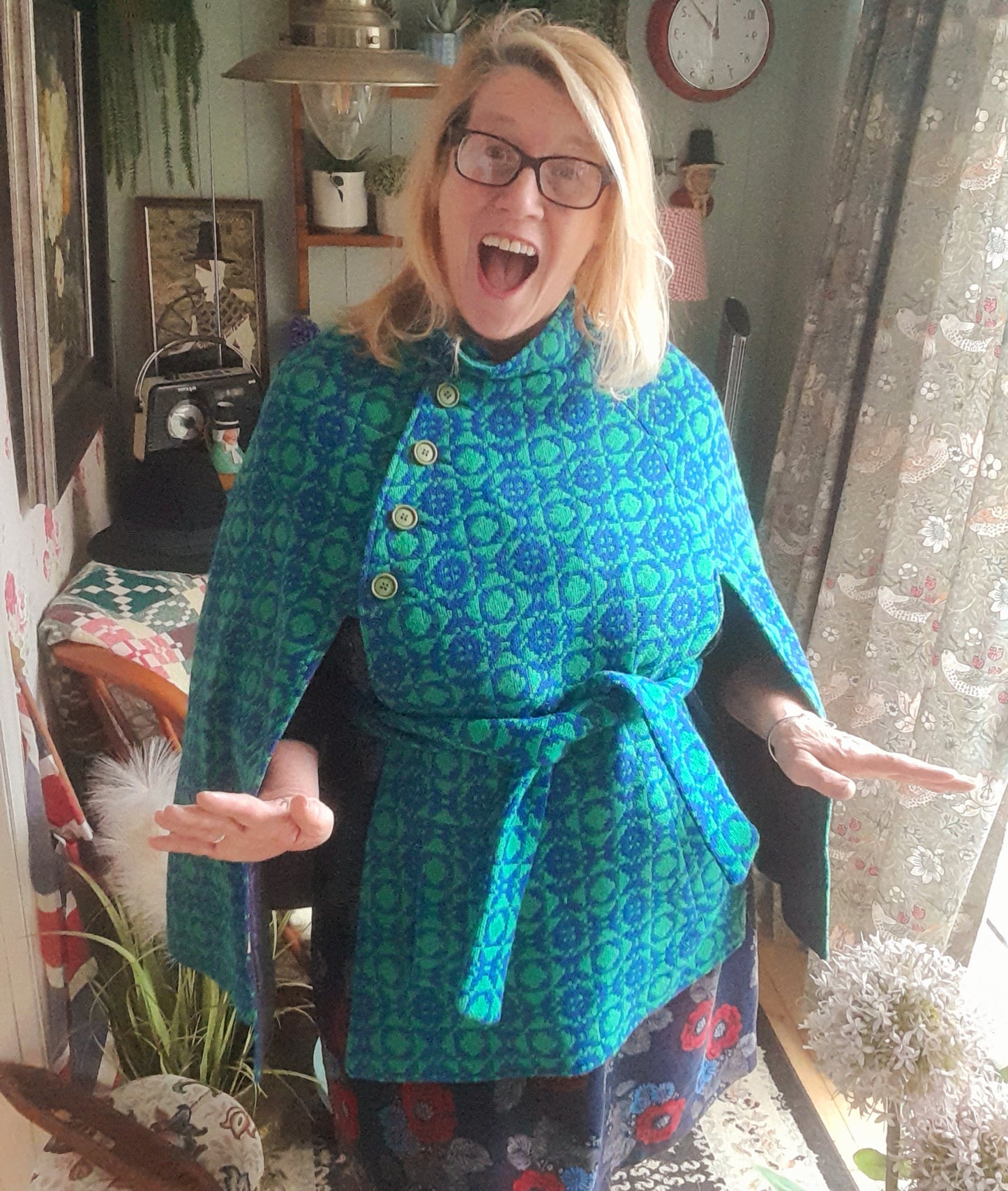 Vintage Welsh Tapestry Cape in Bright Blue & Green