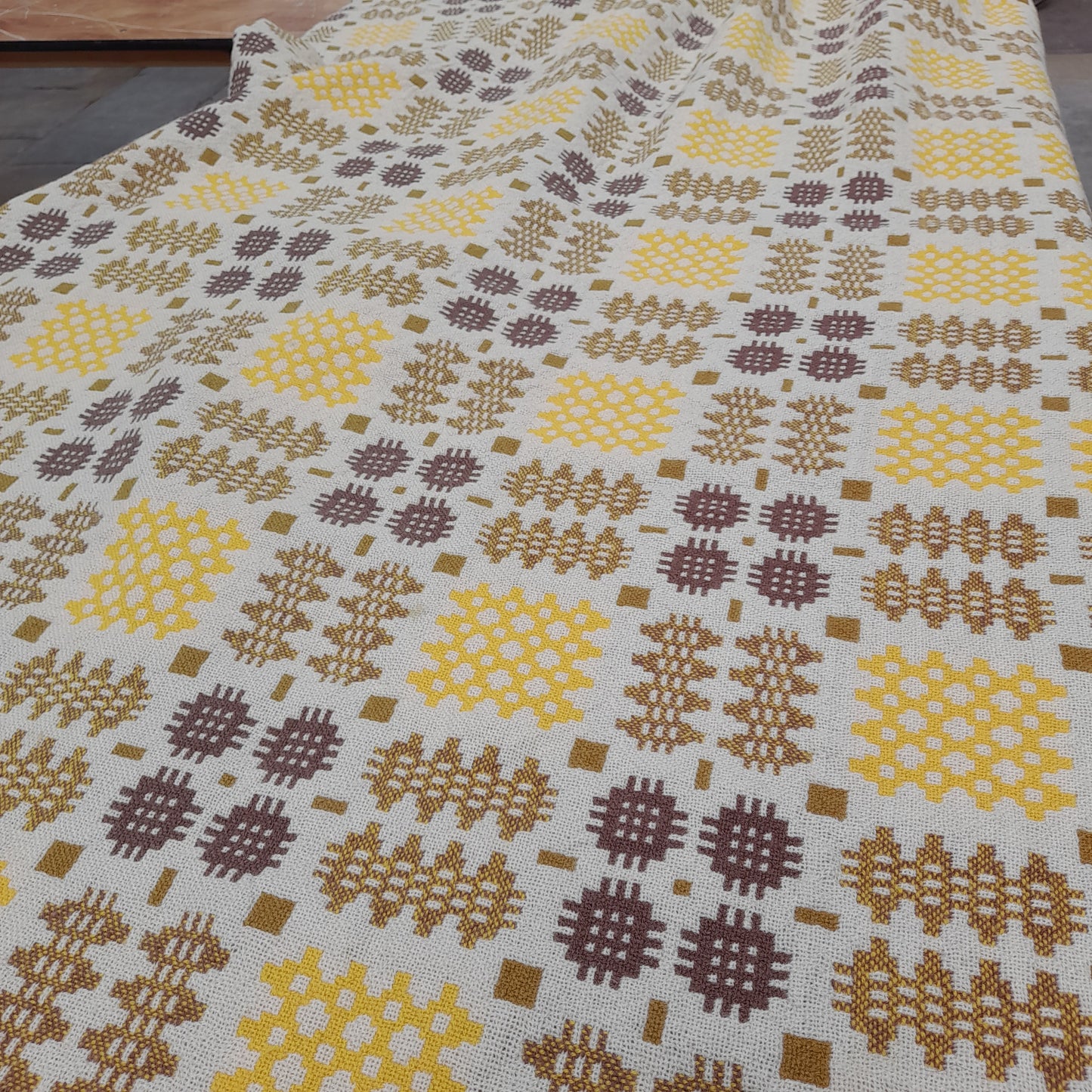 Vintage Welsh Tapestry Blanket in Daffodil Yellow, Brown on Cream King Size