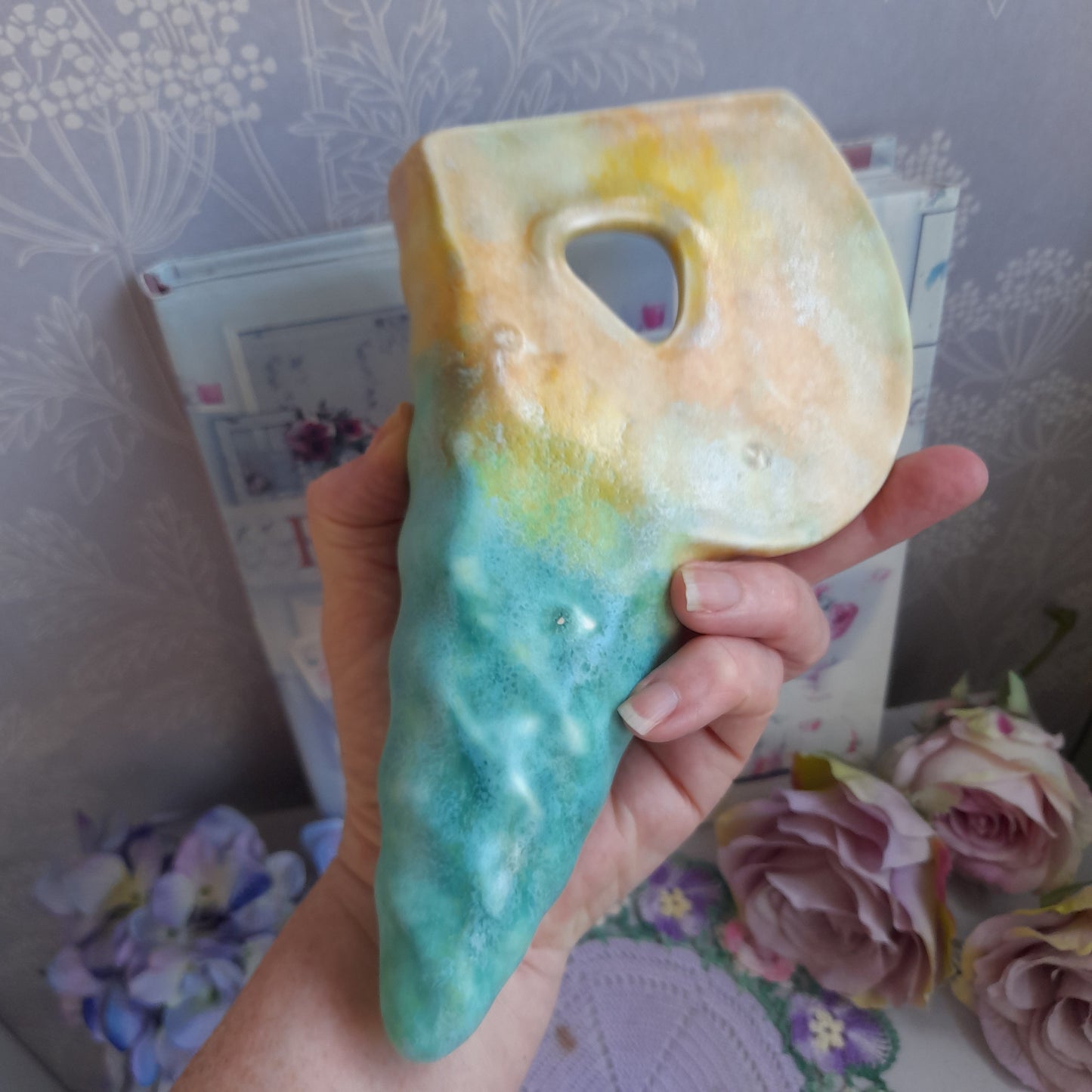 Art Deco Ceramic Conch Shell Shaped Wall Hanging Pocket Vase in Marbled Duck Egg Blue & Lemon by Beswick