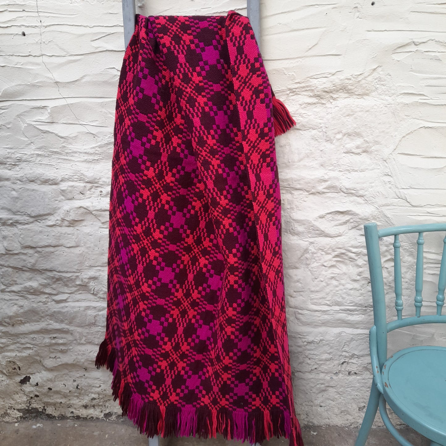 Vintage Welsh Wool Tapestry Rug in Deep Pink by Trefriw Woollen Mill in 'Star' Design