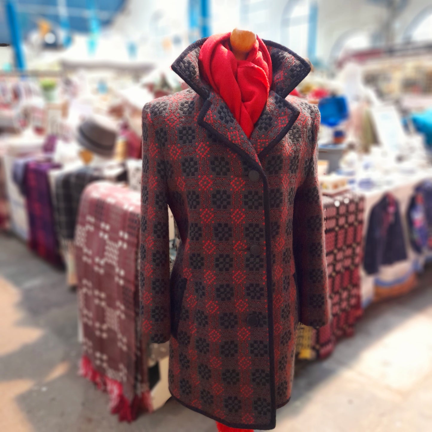 Vintage Welsh Tapestry Coat in Charcoal Grey, Red & Black Size 16