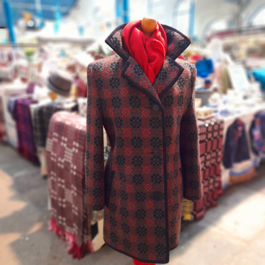 Vintage Welsh Tapestry Coat in Charcoal Grey, Red & Black Size 16