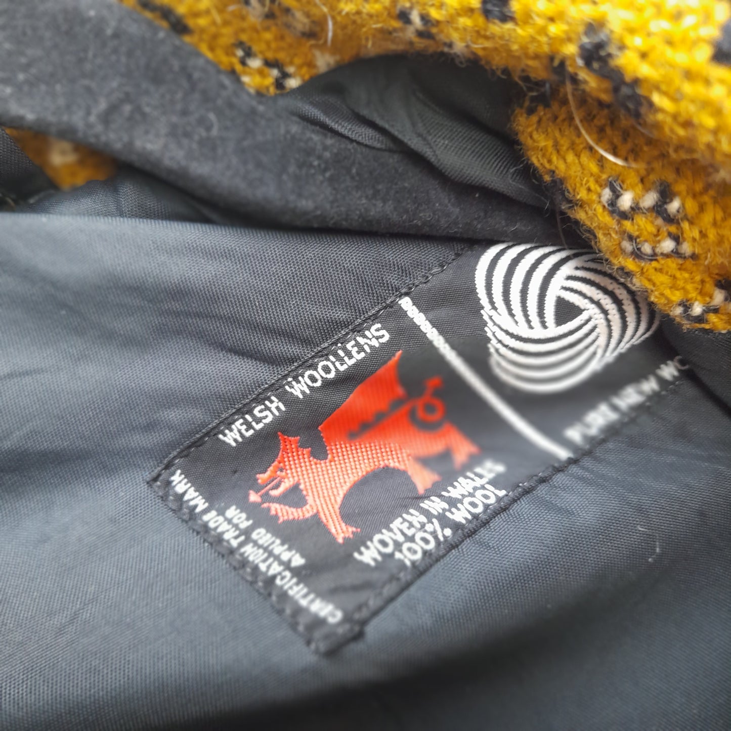 Vintage Welsh Tapestry Coat in Mustard, Black & White Size 16/18