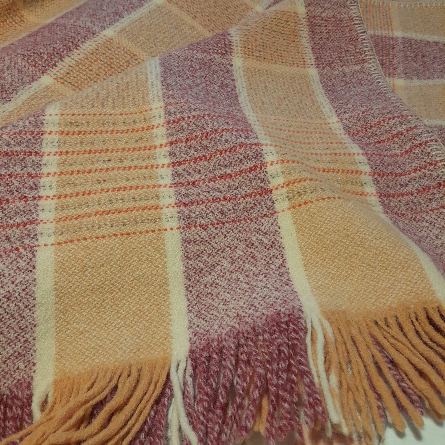 Vintage Welsh Wool Blanket/Carthen in Pale Peach, Burgundy  & Cream Speckled Checks