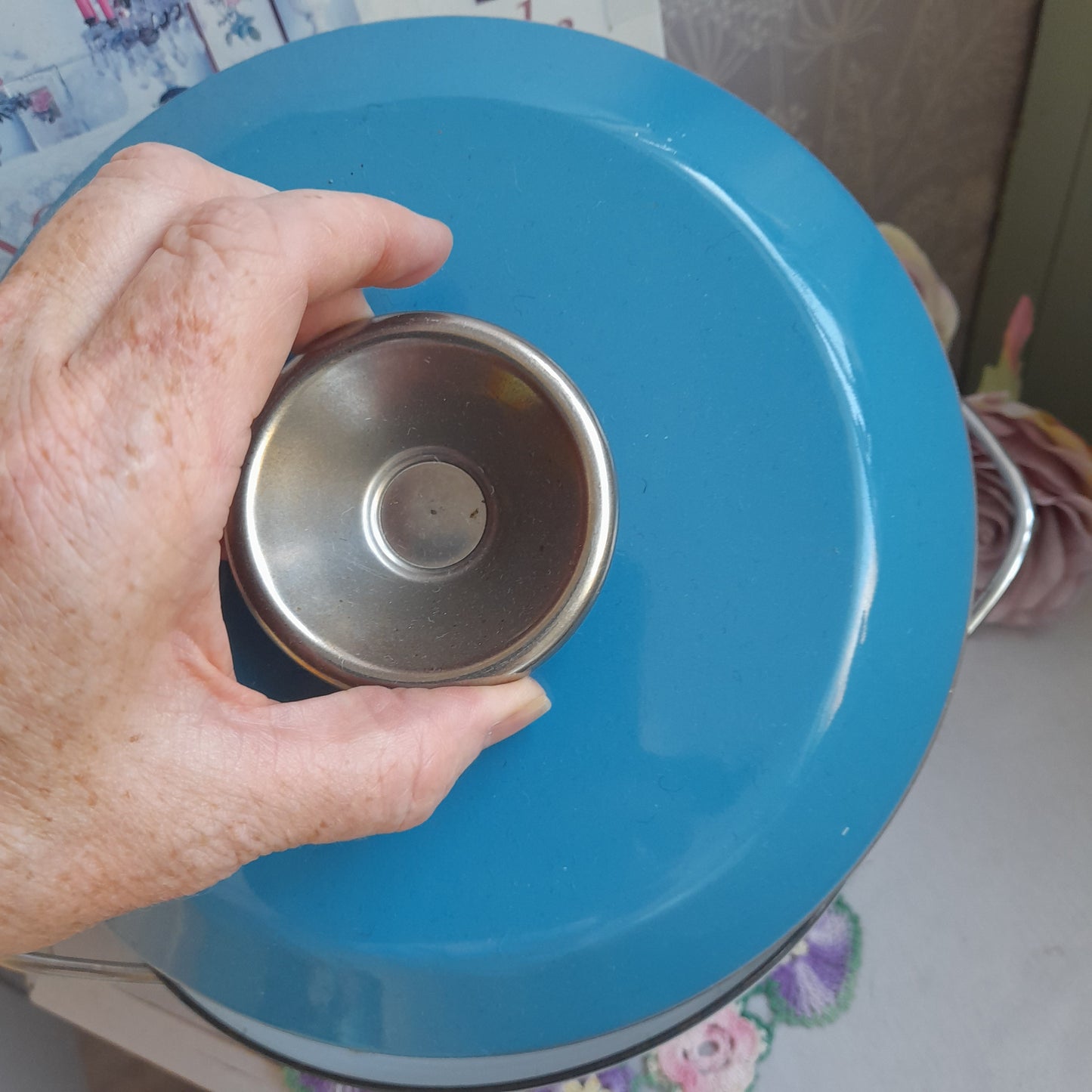 Vintage Cathrine Holm ‘Snowflake’ Enamel Casserole Dish in Aqua & White Unused
