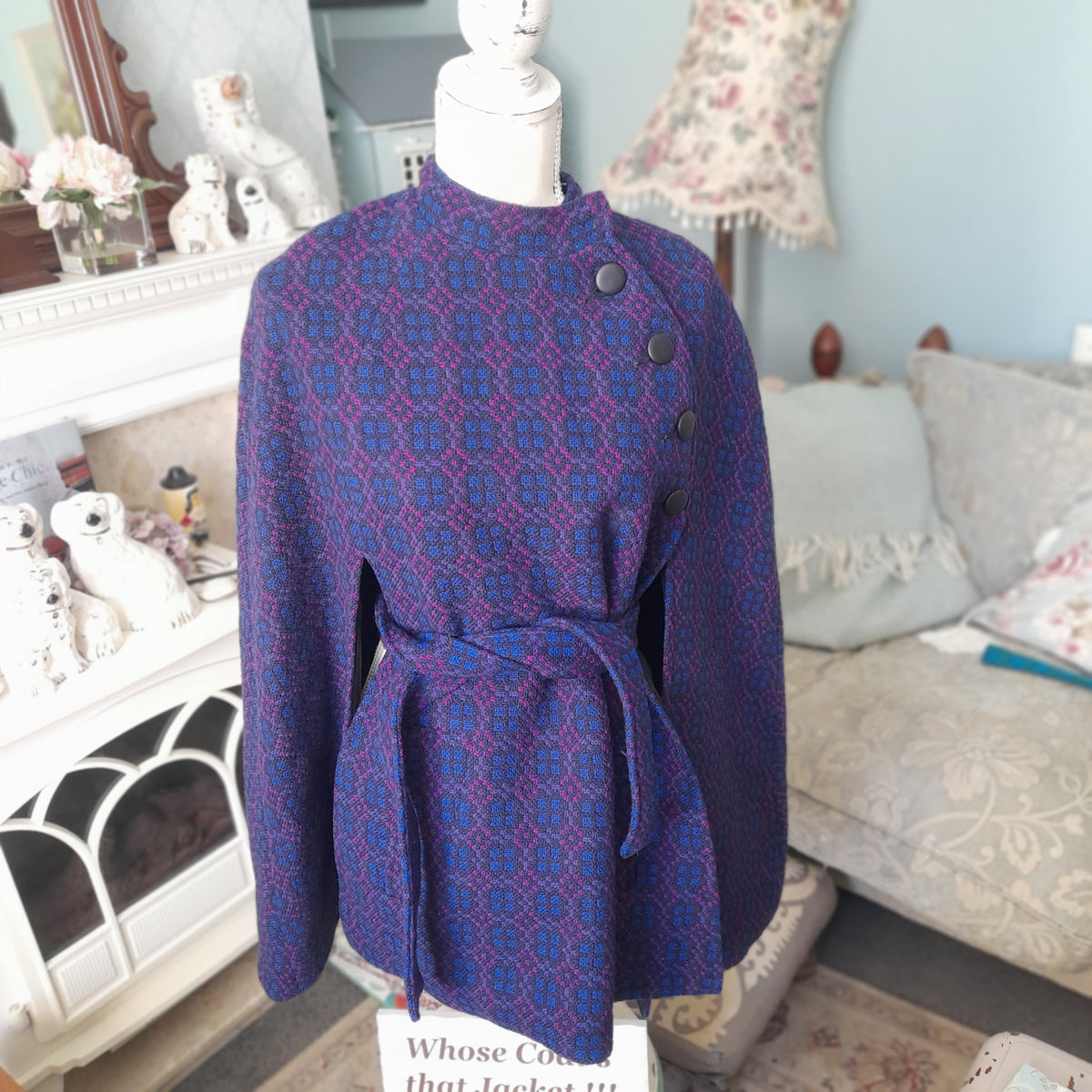 Vintage Welsh Tapestry Cape/Poncho in Purple & Pink Size 12/14