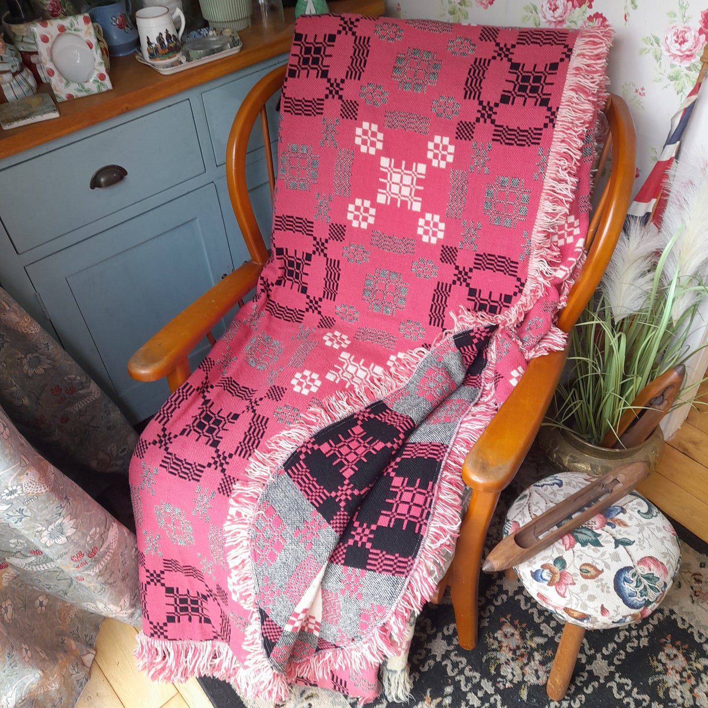 Vintage Welsh Tapestry Blanket/Bedspread in Hot Pink Black & White by Meirion Mill