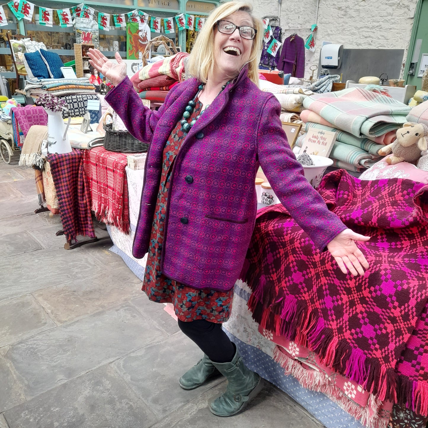 Vintage Welsh Tapestry Pea Coat in Purple & Pink Size 16/18