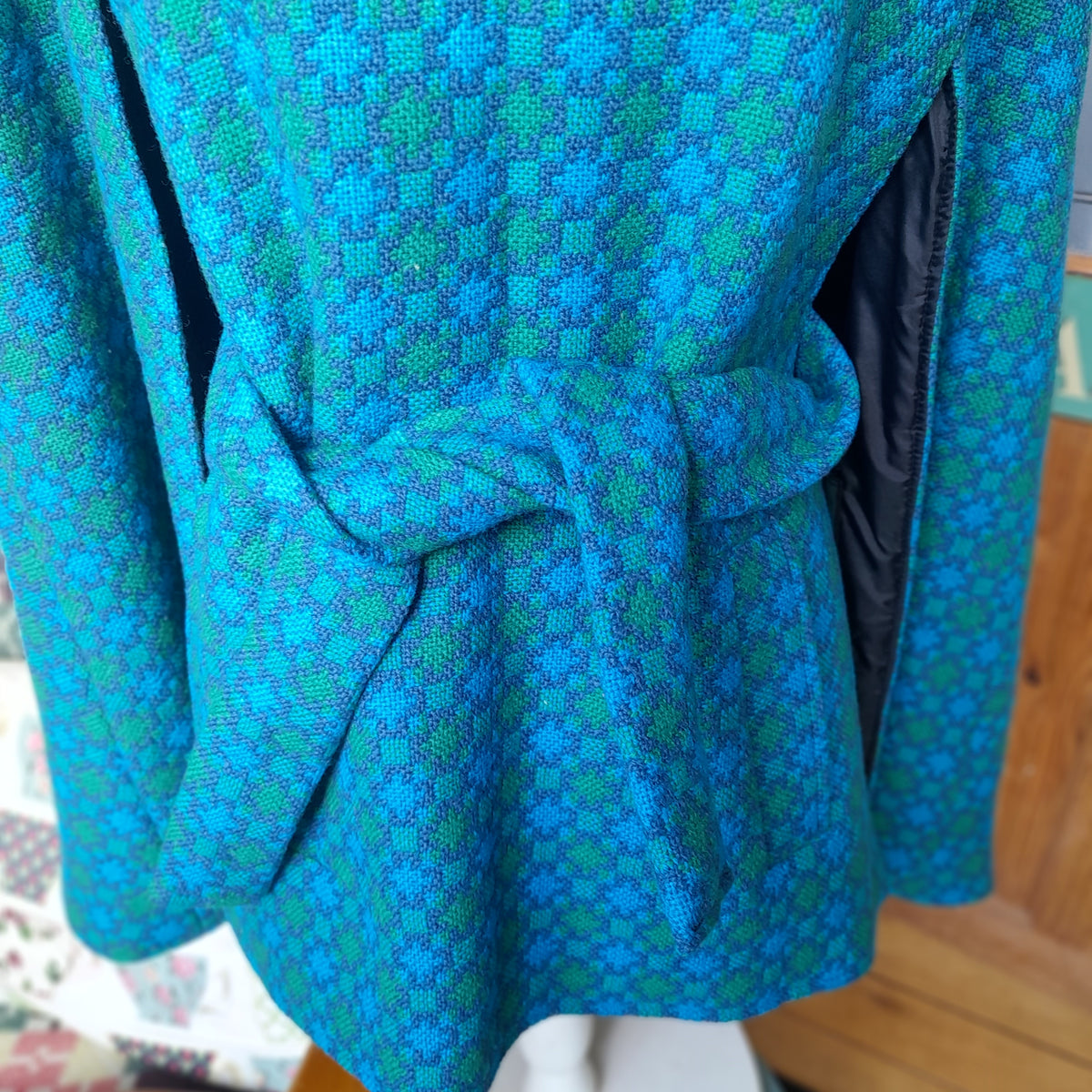 Vintage Welsh Tapestry Cape/Poncho in Turquoise & Emerald Green Size 12/14